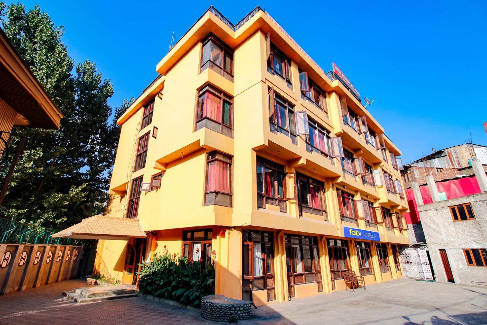 Fabhotel Kashmir Hilltown Durgjan Exterior photo
