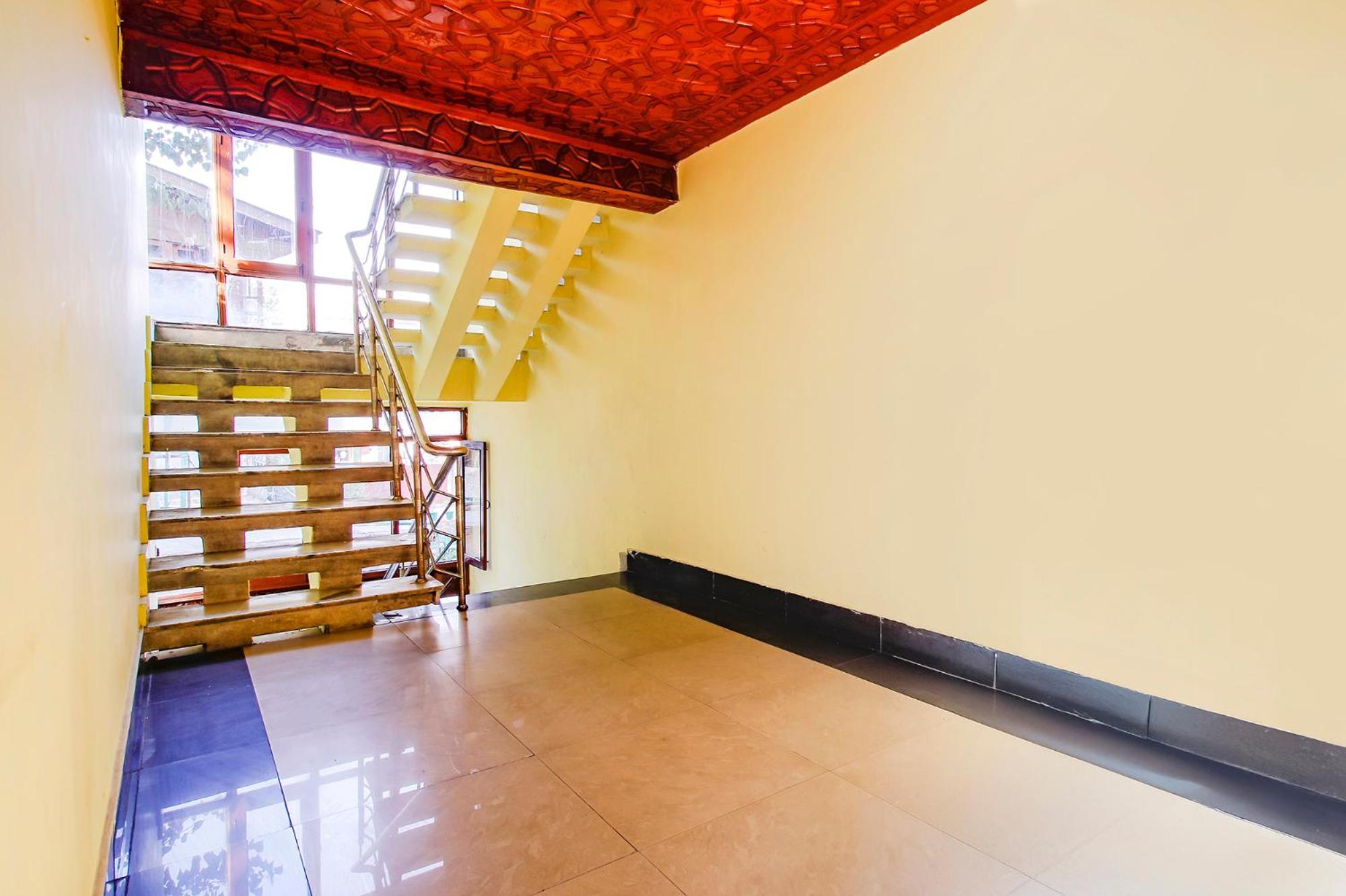Fabhotel Kashmir Hilltown Durgjan Exterior photo